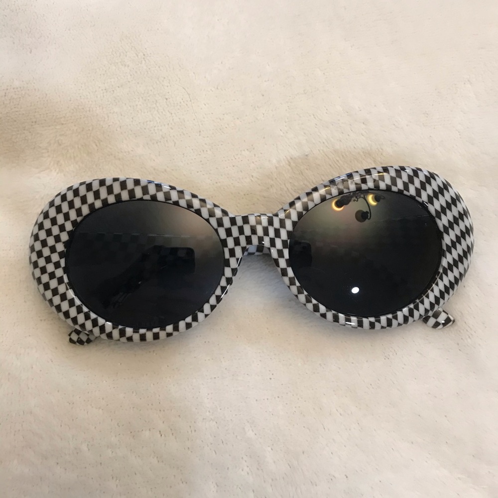 checkered print sunglasses